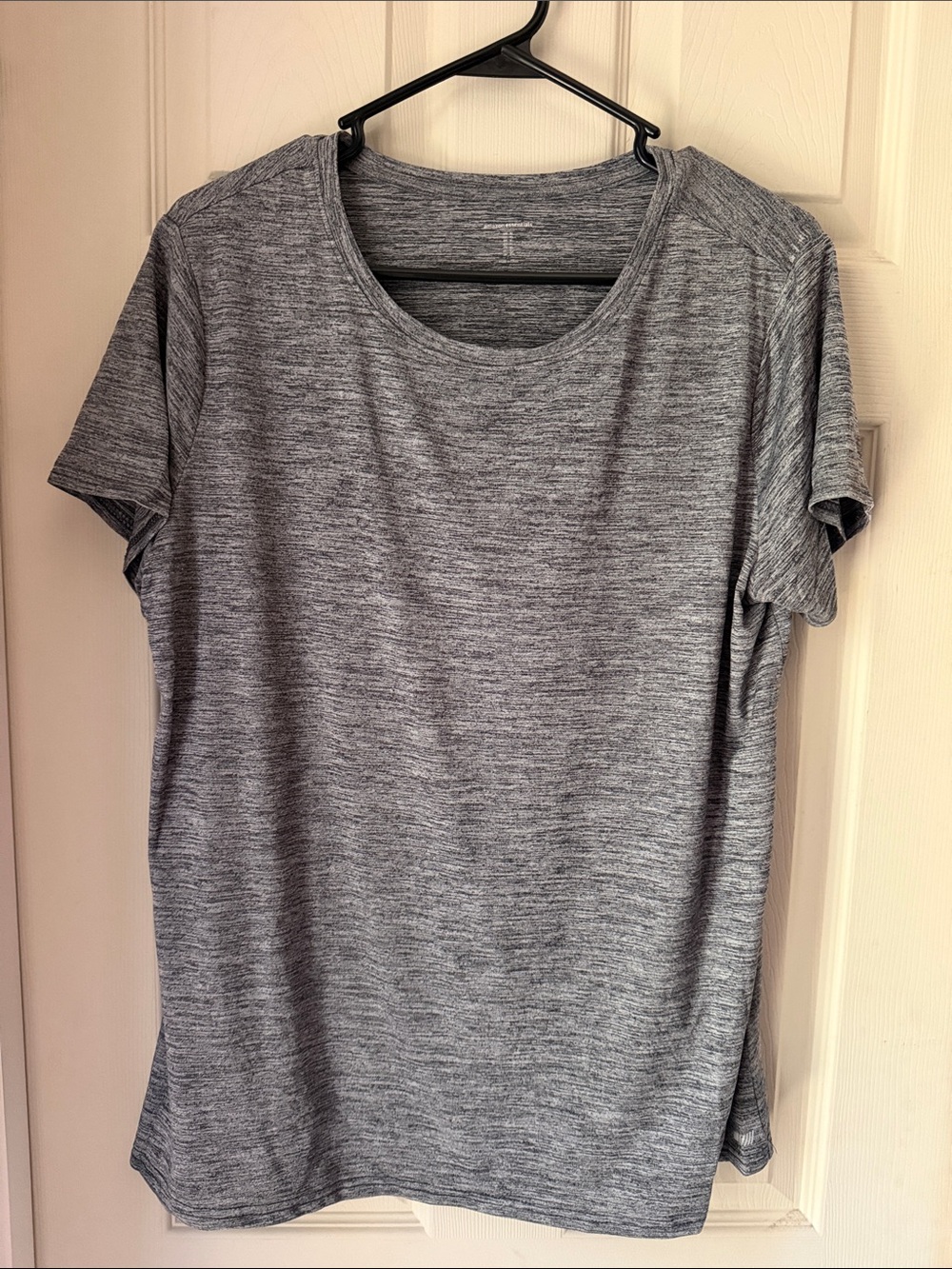Amazon Essentials Women's Heather Gray Short-Sleeve Crewneck Tee